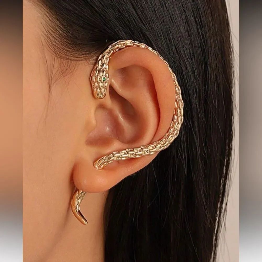 Snake ear cuff M1016